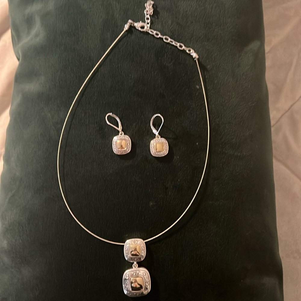 Silver choker with earrings